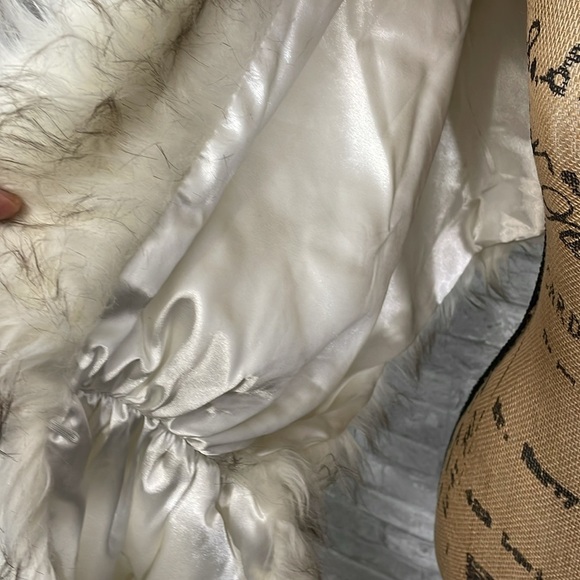 Wait for You! Faux Fur Wrap Stole - Picture 5 of 8